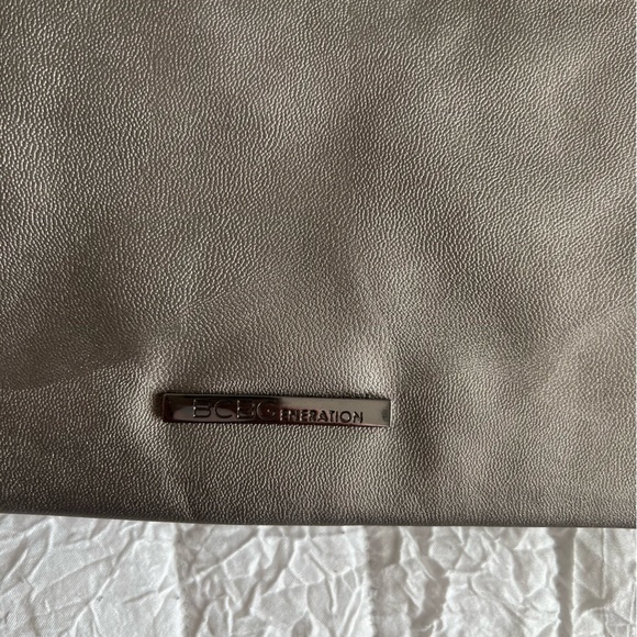 NWOT BCBGeneration Sequined Silver Clutch - Picture 5 of 5